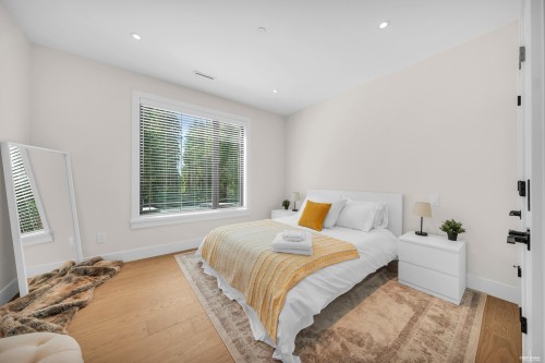 372 Moyne Drive, West Vancouver, BC - Indoor Photo Showing Bedroom
