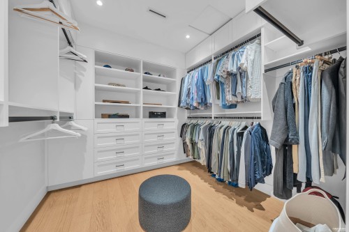 372 Moyne Drive, West Vancouver, BC - Indoor With Storage