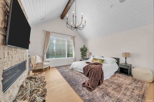 372 Moyne Drive, West Vancouver, BC - Indoor Photo Showing Bedroom