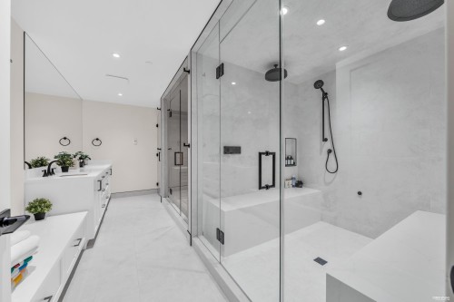 372 Moyne Drive, West Vancouver, BC - Indoor Photo Showing Bathroom