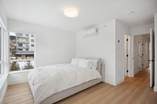 38087 Helm Way, Squamish, BC - Indoor Photo Showing Bedroom