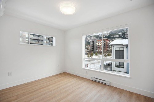 38087 Helm Way, Squamish, BC - Indoor Photo Showing Other Room