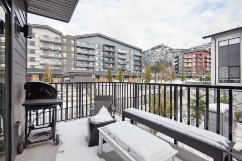 38087 Helm Way, Squamish, BC - Outdoor