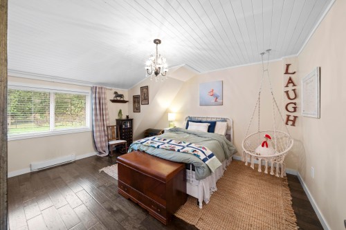 26996 Ferguson Avenue, Maple Ridge, BC - Indoor Photo Showing Bedroom