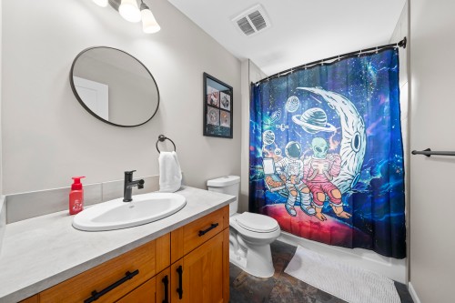 26996 Ferguson Avenue, Maple Ridge, BC - Indoor Photo Showing Bathroom