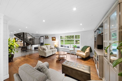 26996 Ferguson Avenue, Maple Ridge, BC - Indoor Photo Showing Living Room