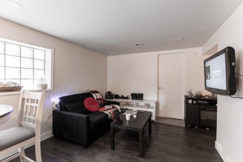 1924 Kitchener Street, Vancouver, BC - Indoor
