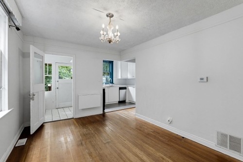 1924 Kitchener Street, Vancouver, BC - Indoor Photo Showing Other Room