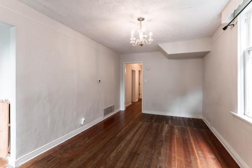 1924 Kitchener Street, Vancouver, BC - Indoor Photo Showing Other Room
