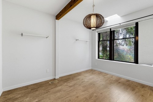 1924 Kitchener Street, Vancouver, BC - Indoor Photo Showing Other Room