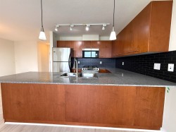 14XX-4333 Central Boulevard Burnaby, BC V5H 4X2