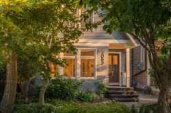 2053 Charles Street  Vancouver, BC V5L 2V1