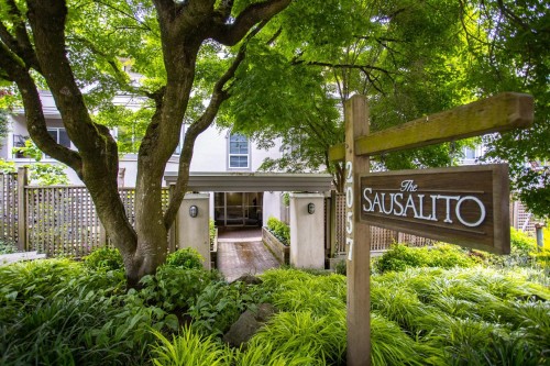 202-2057 3rd Avenue W Vancouver, BC V6J 1L4