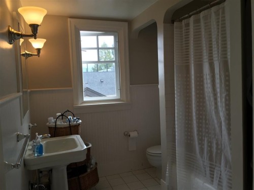 4633 4Th Avenue W, Vancouver, BC - Indoor Photo Showing Bathroom