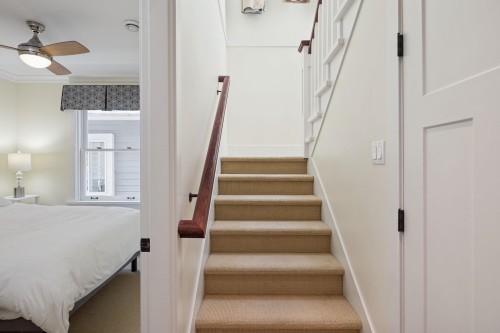 3541 8Th Avenue W, Vancouver, BC - Indoor