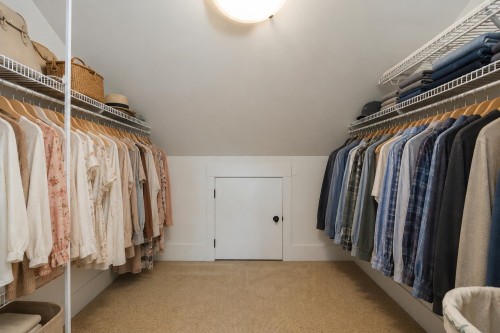 3541 8Th Avenue W, Vancouver, BC - Indoor With Storage