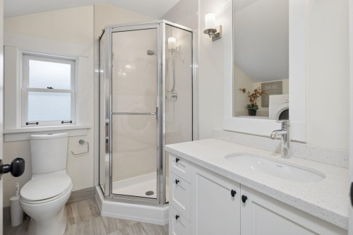 3541 8Th Avenue W, Vancouver, BC - Indoor Photo Showing Bathroom
