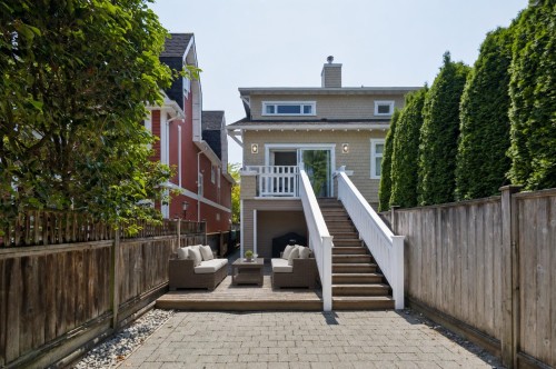 3541 8Th Avenue W, Vancouver, BC - Outdoor