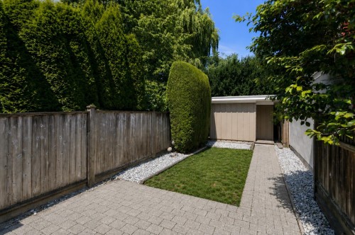 3541 8Th Avenue W, Vancouver, BC - Outdoor
