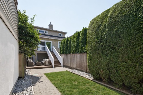 3541 8Th Avenue W, Vancouver, BC - Outdoor