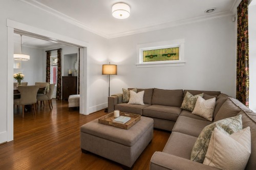 3541 8Th Avenue W, Vancouver, BC - Indoor Photo Showing Living Room