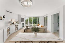 305-8 Smithe Mews  Vancouver, BC V6B 0A5