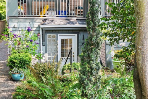 3027 7Th Avenue W, Vancouver, BC - Outdoor