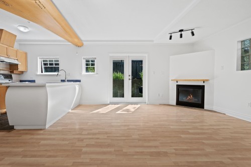 3027 7Th Avenue W, Vancouver, BC - Indoor With Fireplace