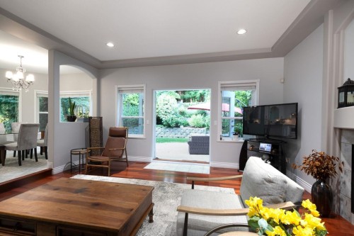 51 Wilkes Creek Drive, Port Moody, BC - Indoor Photo Showing Living Room