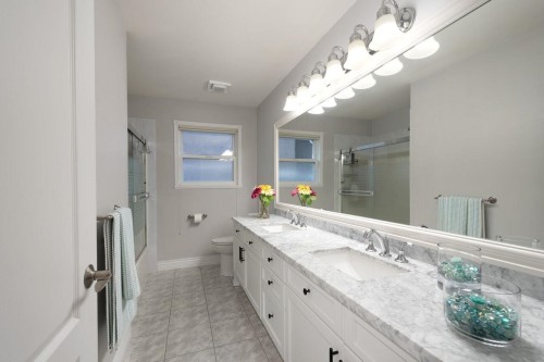 51 Wilkes Creek Drive, Port Moody, BC - Indoor Photo Showing Bathroom