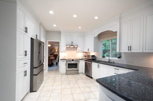 51 Wilkes Creek Drive, Port Moody, BC - Indoor Photo Showing Kitchen With Upgraded Kitchen