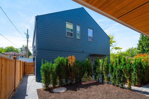 3122 11Th Avenue W, Vancouver, BC - Outdoor