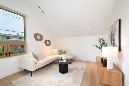 3122 11Th Avenue W, Vancouver, BC - Indoor Photo Showing Living Room