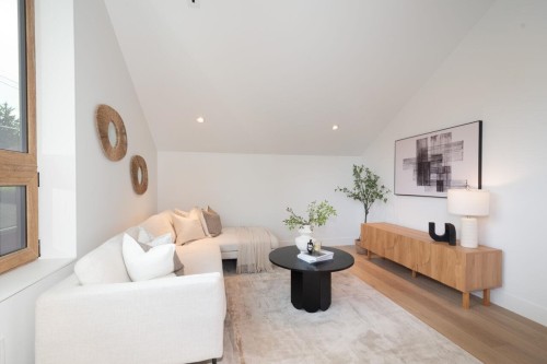 3122 11Th Avenue W, Vancouver, BC - Indoor Photo Showing Living Room