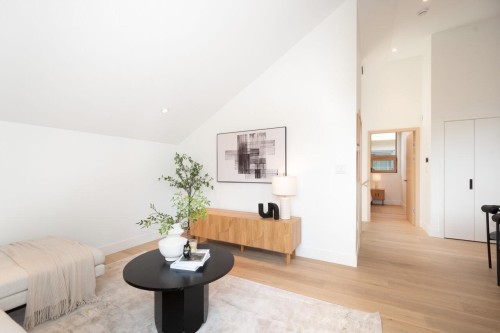 3122 11Th Avenue W, Vancouver, BC - Indoor Photo Showing Living Room