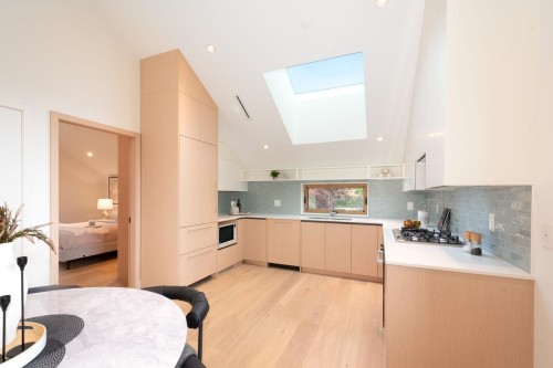 3122 11Th Avenue W, Vancouver, BC - Indoor Photo Showing Kitchen