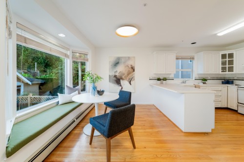 4682 14Th Avenue W, Vancouver, BC - Indoor Photo Showing Kitchen