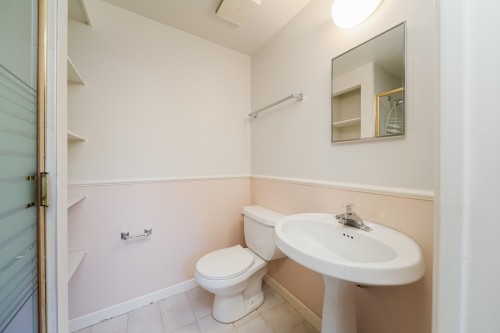 4682 14Th Avenue W, Vancouver, BC - Indoor Photo Showing Bathroom