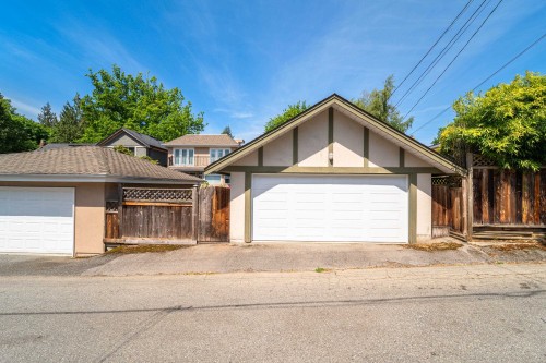 4682 14Th Avenue W, Vancouver, BC - Outdoor