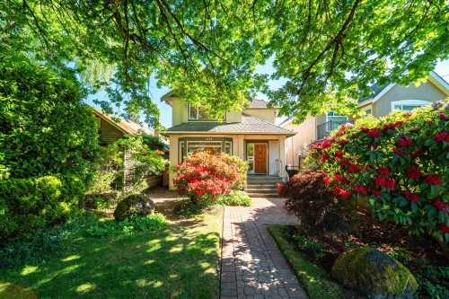 4682 14Th Avenue W, Vancouver, BC - Outdoor
