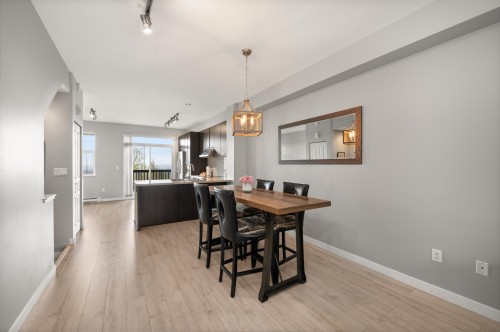 27-1338 Hames Crescent, Coquitlam, BC - Indoor Photo Showing Dining Room
