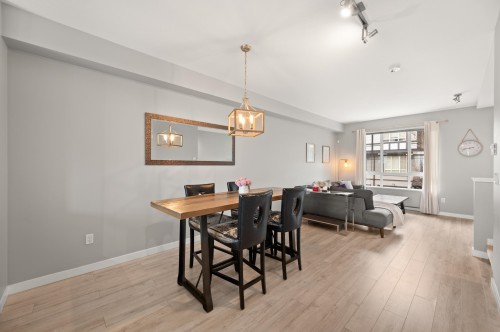 27-1338 Hames Crescent, Coquitlam, BC - Indoor Photo Showing Dining Room