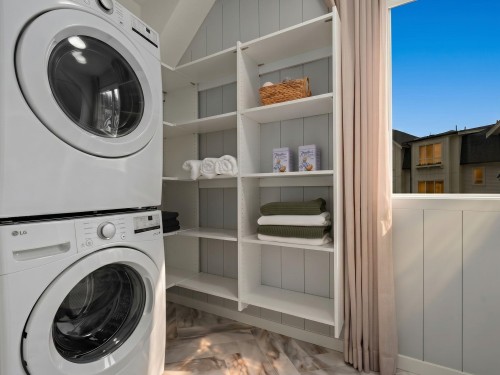 80-24951 112 Avenue, Maple Ridge, BC - Indoor Photo Showing Laundry Room