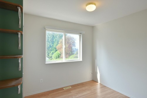 4871 Blueberry Place, Sechelt, BC - Indoor Photo Showing Other Room