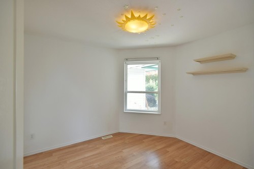 4871 Blueberry Place, Sechelt, BC - Indoor Photo Showing Other Room