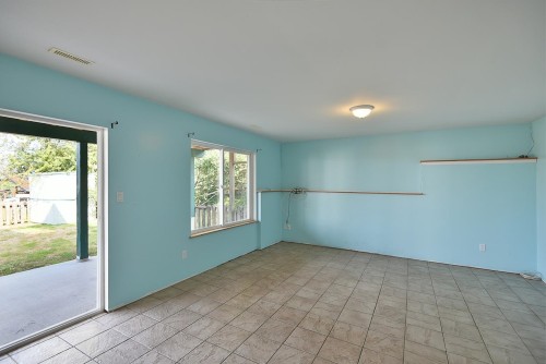 4871 Blueberry Place, Sechelt, BC - Indoor Photo Showing Other Room
