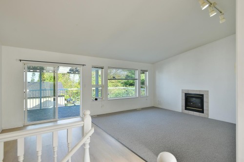 4871 Blueberry Place, Sechelt, BC - Indoor Photo Showing Other Room With Fireplace