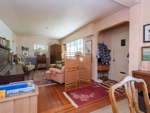 8510 Montcalm Street, Vancouver, BC - Indoor Photo Showing Living Room