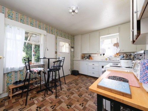 8510 Montcalm Street, Vancouver, BC - Indoor