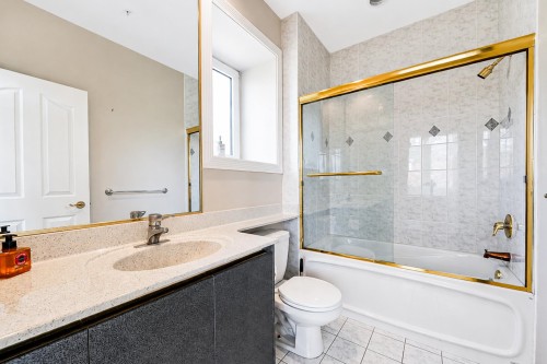 6718 Arbutus Street, Vancouver, BC - Indoor Photo Showing Bathroom